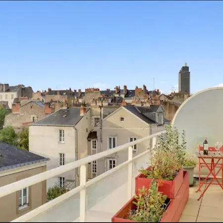 Studio & Terrasse Dans Le Ciel En Centre Ville De Nantes